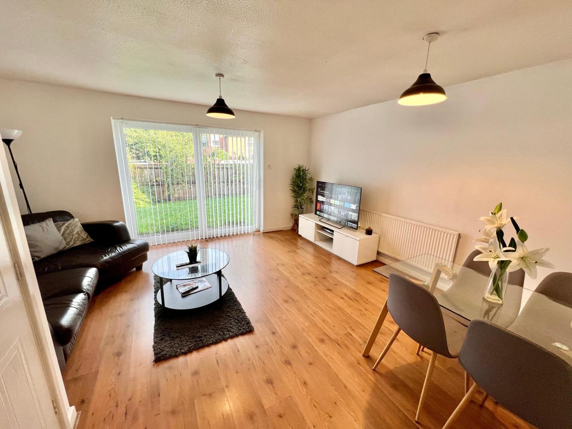 Apartment Convenient Centre 3bd With Free Parking