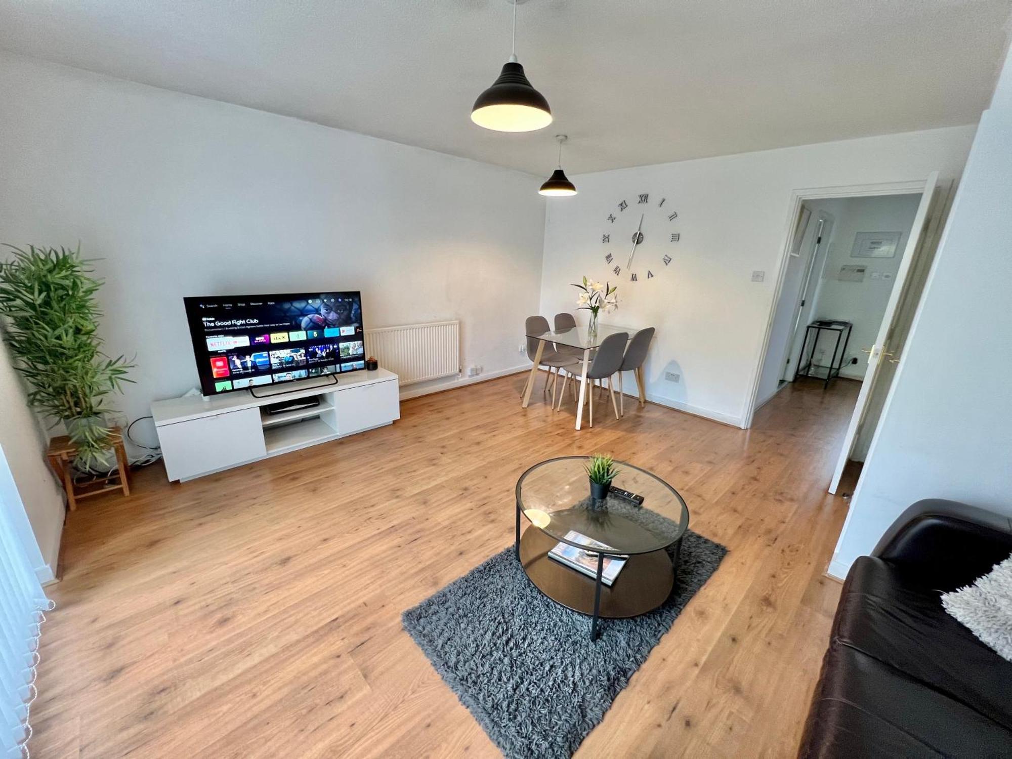 Convenient Centre 3bd With Free Parking Apartment Manchester