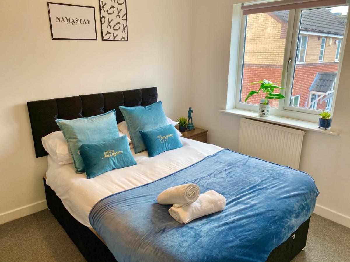 Convenient Centre 3bd With Free Parking